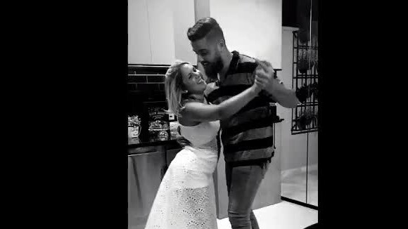 Mulher do sertanejo Zé Neto, dupla de Cristiano, mostrou em sua rede social ensaio da valsa que vão dançar no casamento deles nesta terça-feira, 5 de novembro de 2019