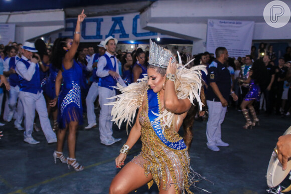 Carnaval 2020: Ana Paula Minerato mostrou muito samba no pé na quadra da Acadêmicos do Tatuapé, quinta escola a desfilar na sexta-feira de Momo