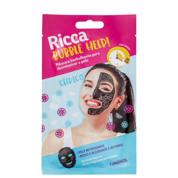 A máscara facial de tecido Bubble Help, da Ricca, reduz a oleosidade e os poros por conta da fórmula com carvão ativado. Ela possui ação efervescente, que ajuda na sensação de frescor. Custa a partir de R$13,90