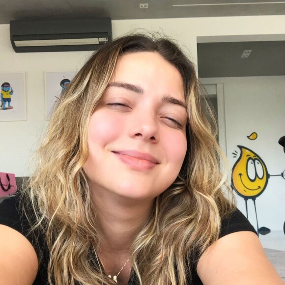 Carol Dantas comemora ao ver o filho dormindo em foto nesta quinta-feira, dia 21 de novembro de 2019