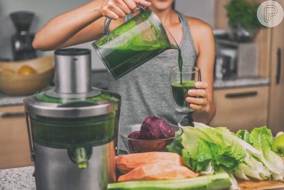 Dieta detox: sucos verdes são bem-vindos no pós-ceia para 'limpar' o organismo