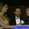 Flávia Alessandra esteve na festa acompanhada do hairstylist Marcos Proença