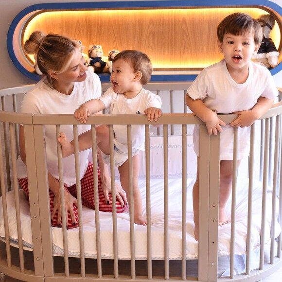 Andressa Suita sempre publica momentos em família com Gusttavo Lima e filhos