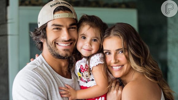 Filha de Deborah Secco e Hugo Moura, Maria Flor, de quase 4 anos, dividiu opiniões ao ter foto postada pelo pai: 'Sua cara' e 'cara da mãe'