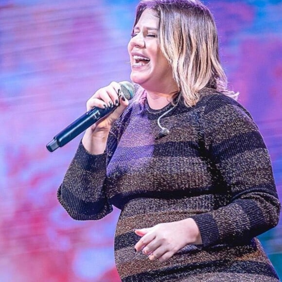 Marília Mendonça exibe barriga de 9 meses de gravidez nesta quinta-feira, dia 05 de dezembro de 2019
