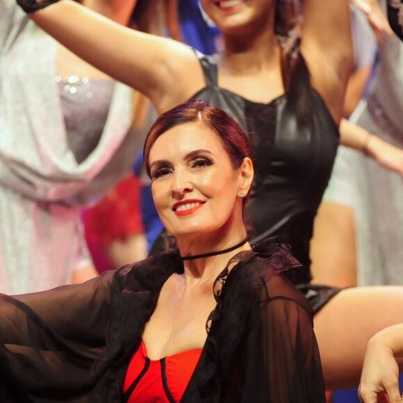 Fátima Bernardes fez a tradicional apresentação de dança da escola Carlota Portela em teatro da UERJ neste sábado, 7 de dezembro de 2019