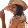 Moda praia 2020: chapéu de palha é superestiloso e ajuda a proteger cabelo e pele da superexposição solar