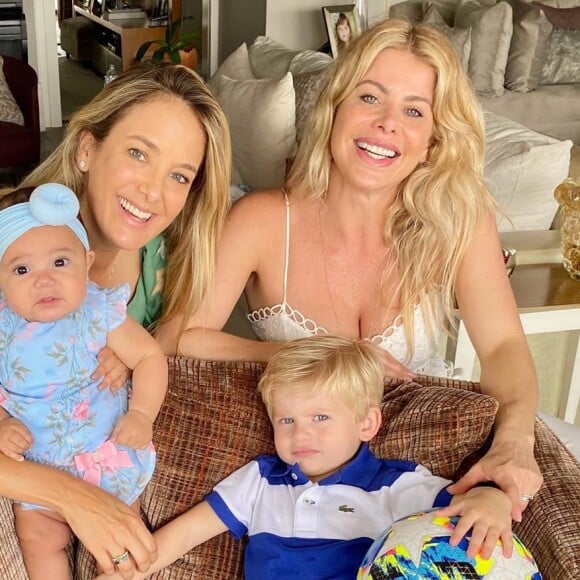 Karina Bacchi e Ticiane Pinheiro posaram com os filhos e encantaram a web