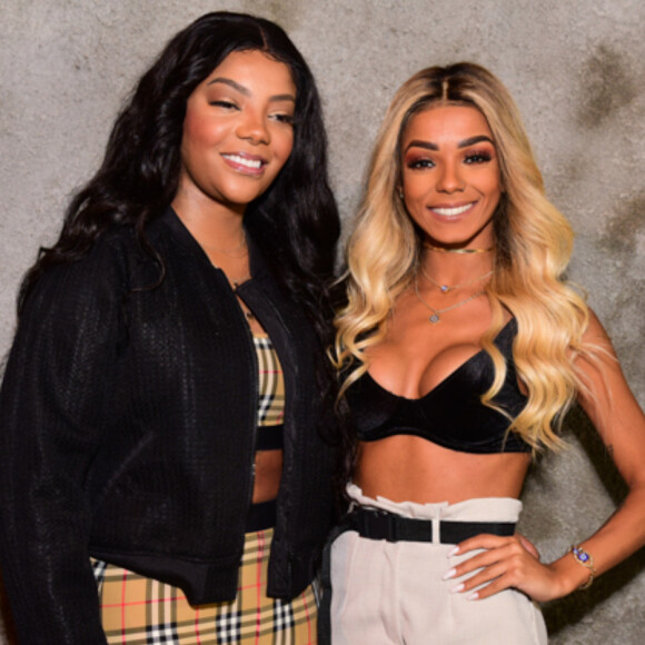 Ludmilla e Brunna Gonçalves oficializam relação com casamento surpresa