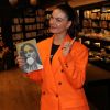 Isis Valverde indica sobre seu livro, 'Camélias em Mim': 'Não é biográfico'