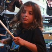 Filho de Ivete Sangalo arrasa na percussão em novo clipe da mãe: 'Toca demais!'
