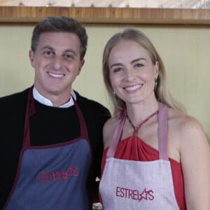 Luciano Huck e Angélica receberam mensagens de Boas Festas dos seguidores: 'Que Deus abençoe todos'