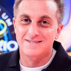 Luciano Huck impressionou web pela semelhança com a mãe, Marta Grostein: 'Um a cara do outro'