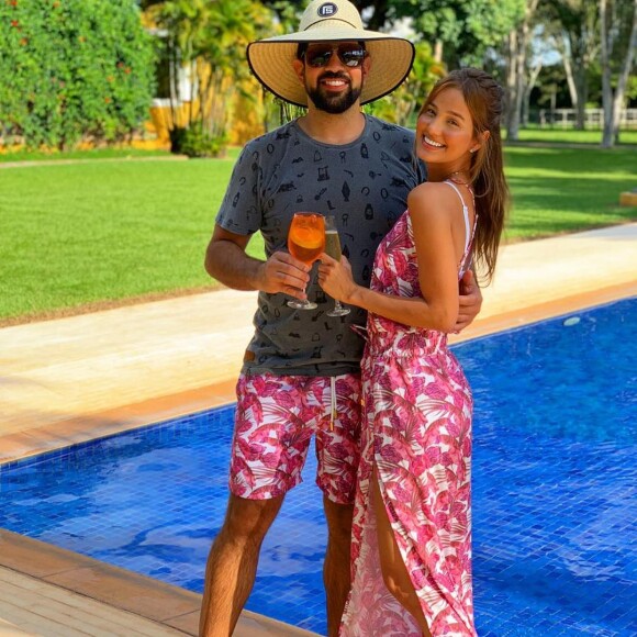Cantor Sorocaba e Biah Rodrigues esperam o primeiro filho, um menino
