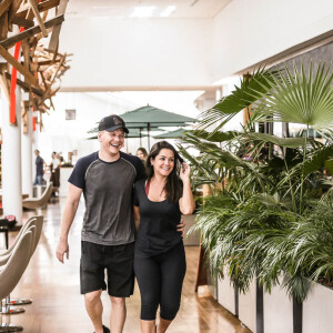 Michel Teló e Thais Fersoza passeiam em shopping no Rio de Janeiro com look de academia nesta quinta-feira, dia 26 de dezembro de 2019