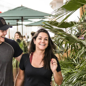 Michel Teló e Thais Fersoza combinam look de academia nesta quinta-feira, dia 26 de dezembro de 2019