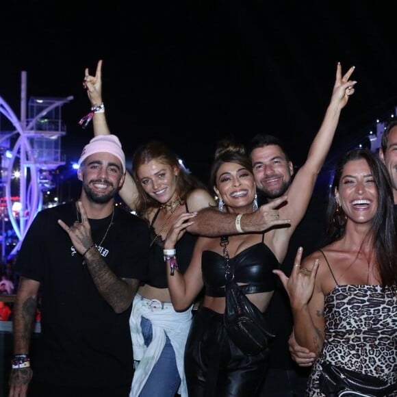 Pedro Scooby e Cintia Dicker curtiram o Rock in Rio ao lado de amigos