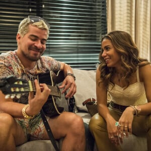 Anitta com Thiago Martins na novela 'Amor de Mãe'. Na trama, a cantora é a jovem rica Sabrina. As cenas estão previstas para irem ao ar no fim de fevereiro de 2020