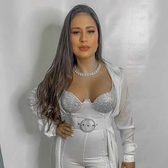 Simone teve o corpo elogiado por fãs em foto