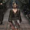 Vestidos com estampa étinica estão bombando na Semana de Moda de Berlim