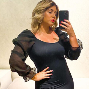Marília Mendonça usa vestido trendy em gravação do DVD do namorado, Murilo Huff, nesta quarta-feira, dia 15 de janeiro de 2020