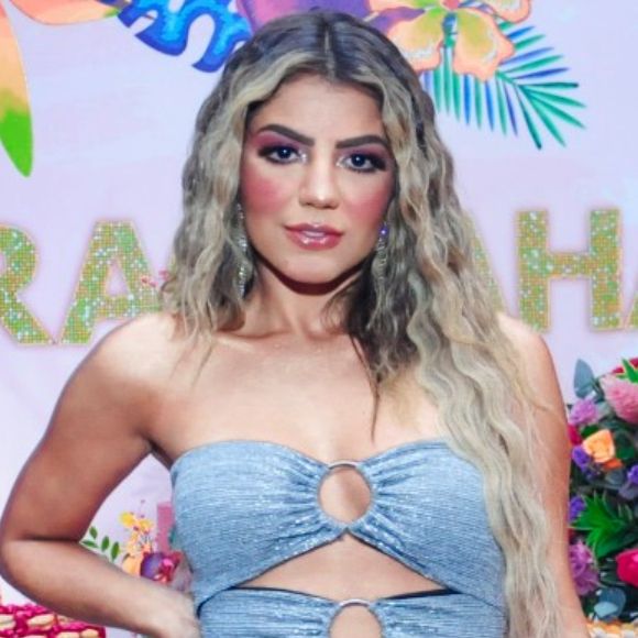 Hariany Almeida dá festa com tema verão para lançar site e comemorar sucesso no Instagram