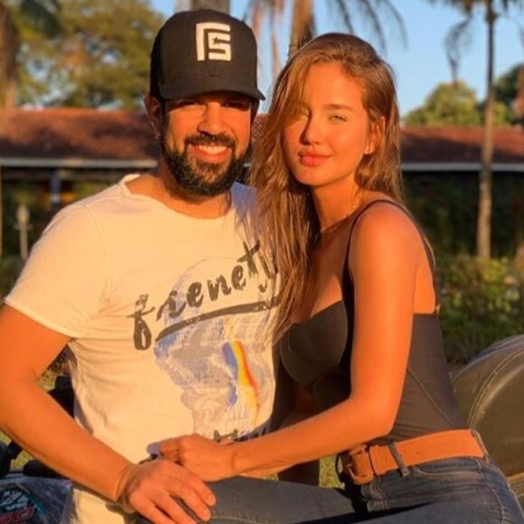 Mulher de Sorocaba, Biah Rodrigues revela como contou ao marido sobre gravidez em publicação no Instagram nesta terça-feira, dia 21 de janeiro de 2020