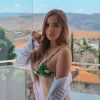 'Menina Fantasma' do SBT, Anna Livya Padilha arrancou elogios por foto de topless: 'Temperatura acabou de aumentar'