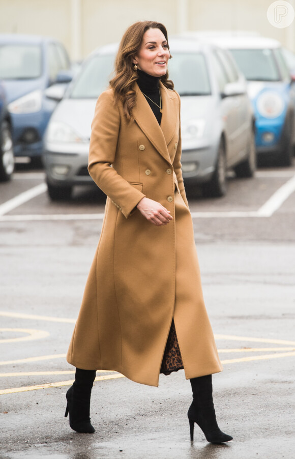 Kate Middleton vive coincidência fashion com Meghan Markle por conta de casaco