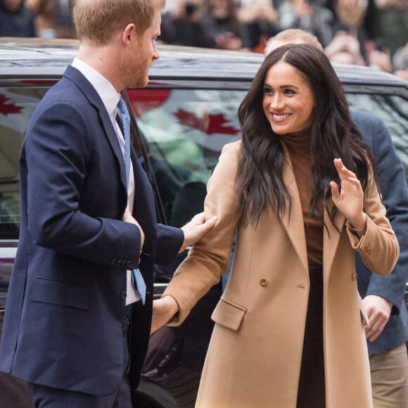 Meghan Markle, no começo de janeiro, surgiu com um casaco em tom de bege