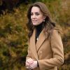 Inspiração fashion real: Kate Middleton usa casaco 'gêmeo' ao de Meghan Markle em compromisso nesta quarta-feira, dia 22 de janeiro de 2020