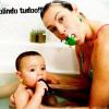 Luana Piovani toma banho de banheira com o filho, Dom, como mostra imagem publicada nesta segunda-feira, 25 de fevereiro de 2013