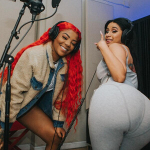 Iza deu like em um post no Instagram com foto de Cardi B e Ludmilla juntas em um estúdio de gravação nos Estados Unidos. A legenda curtida continha provocação a Anitta