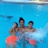 Os filhos de Juliana Paes, Antonio e Pedro, se divertiram na água com a atriz