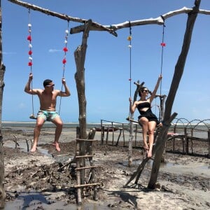 Wesley Safadão e Thyane Dantas estão curtindo dias de descanso em Jericoacoara, no Ceará