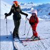 Eva usou um gorro de porquinho rosa em sua temporada de ski na Suíça