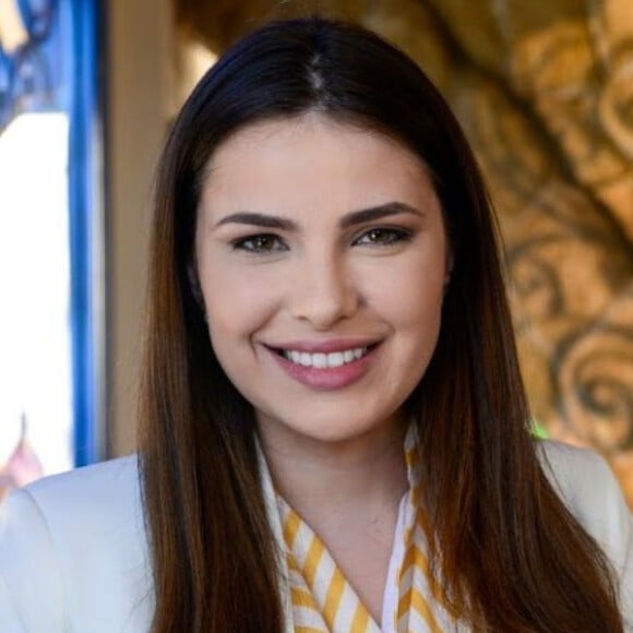 Na novela 'As Aventuras de Poliana', Luisa (Thais Melchior) passa mal e é socorrida por Poliana (Sophia Valverde) no capítulo de sexta-feira, 14 de fevereiro de 2020