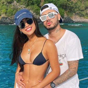 Kevinho curte viagem a Fernando de Noronha com Gabriela Versiani