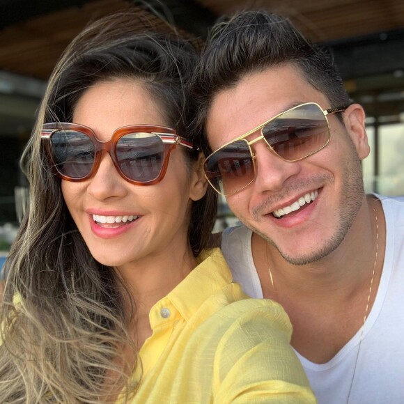 Mayra Cardi negou crise em casamento com Arthur Aguiar