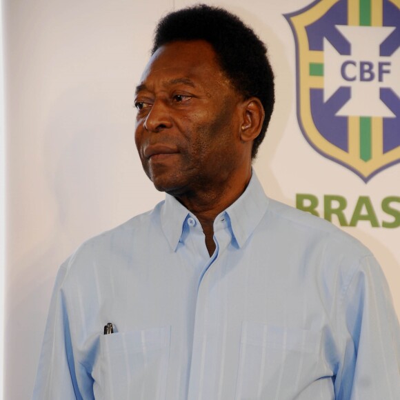 Xuxa Meneghel relembra traição de Pelé: 'Uma vez ele estar com batom na boca vermelho e eu não estava de batom. Pra ele era normal'