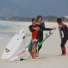 Paulinho Vilhena e Romulo Neto se preparam para surfar