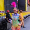 Luísa Mell usou fantasia multicolorida para brilhar no Acadêmicos do Baixo Augusta em São Paulo, neste domingo, 16 de fevereiro de 2020