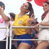 Vivian Amorim se fantasia de jogadora de futebol para o Bloco da Preta, no Rio de Janeiro, neste domingo, 16 de fevereiro de 2020