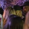 Neymar foi flagrado dando beijo discreto em Rafaella Porto em Salvador; Cantora é ex-participante do 'De Férias com o Ex: Celebs'