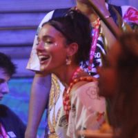 Bruna Marquezine vai a camarote de Gilberto Gil em 1ª noite no carnaval da Bahia