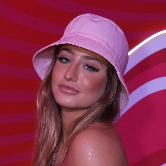 Bruna Griphao e Gabigol foram embora juntos da Sapucaí, revela a colunista Fábia Oliveira, neste domingo de carnaval, 23 de fevereiro de 2020