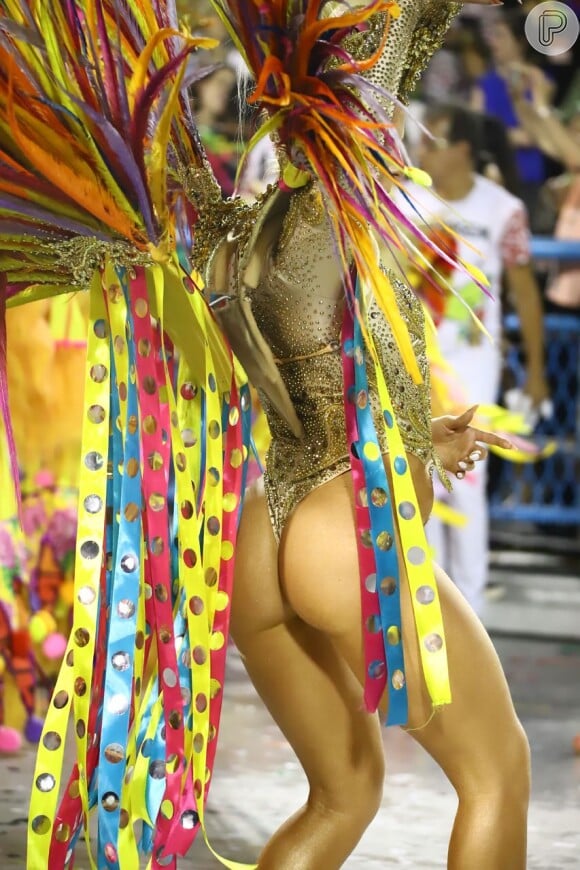 Luisa Sonza se mostrou ansiosa antes de sua estreia como musa da Grande Rio neste carnaval: 'Amando tudo'