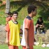 Na novela 'Amor Sem Igual', Santiago (Marcio Elizzo) e Caio (Henrique Camargo) mostram sintonia durante o jogo de futebol no capítulo de quarta-feira, 11 de março de 2020