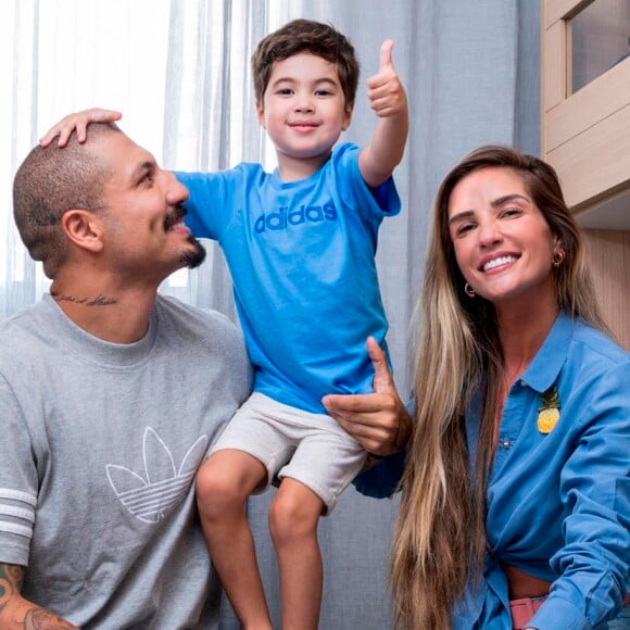 Aline Gotschalg e Fernando Medeiros presenteiam o filho, Lucca, com novo quarto