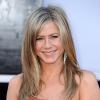 Jennifer Aniston chegou no tapete vermelho do Oscar 2013 usando um vestido da mesma cor